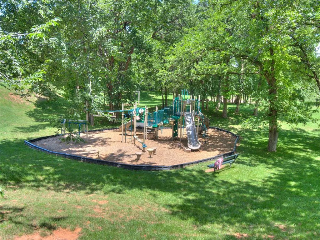 Photo 5 — 1817 Olde Depot Drive, Edmond, OK 73034