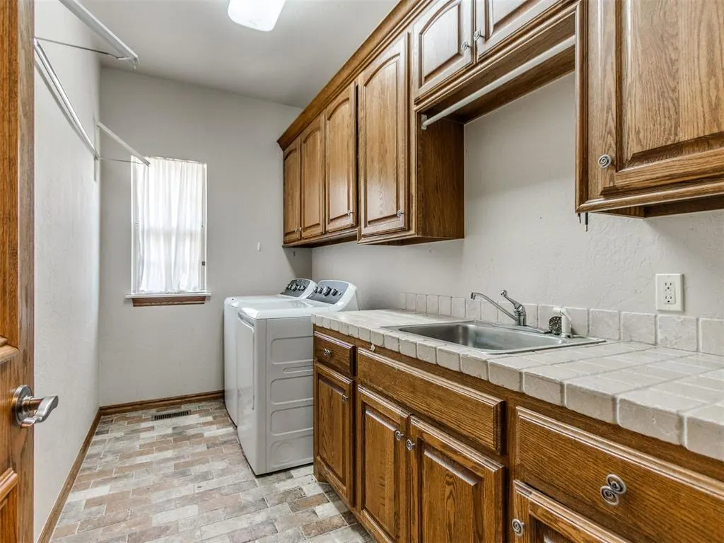 Photo 23 — 1817 Olde Depot Drive, Edmond, OK 73034