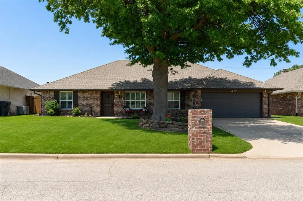 Front exterior — 7601 N Ann Arbor Avenue, Oklahoma City, OK 73132