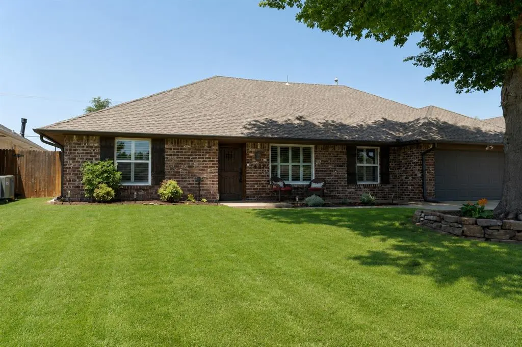 Photo 2 — 7601 N Ann Arbor Avenue, Oklahoma City, OK 73132