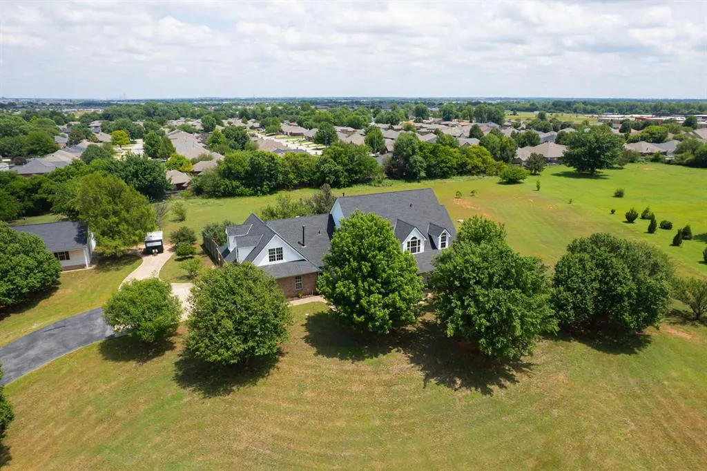 Front exterior — 1120 Torre Pines Court, Yukon, OK 73099