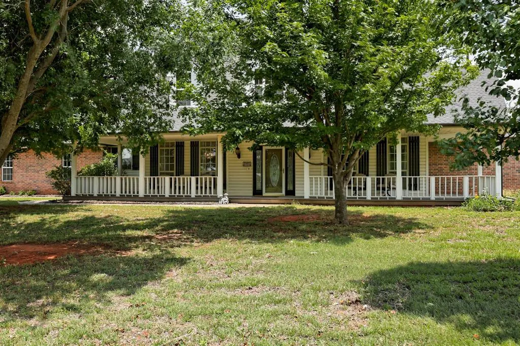Photo 3 — 1120 Torre Pines Court, Yukon, OK 73099