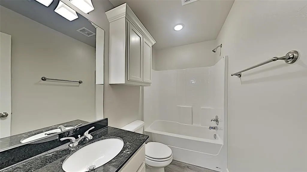 Photo 9 — 11203 Burnham Avenue, Oklahoma City, OK 73114