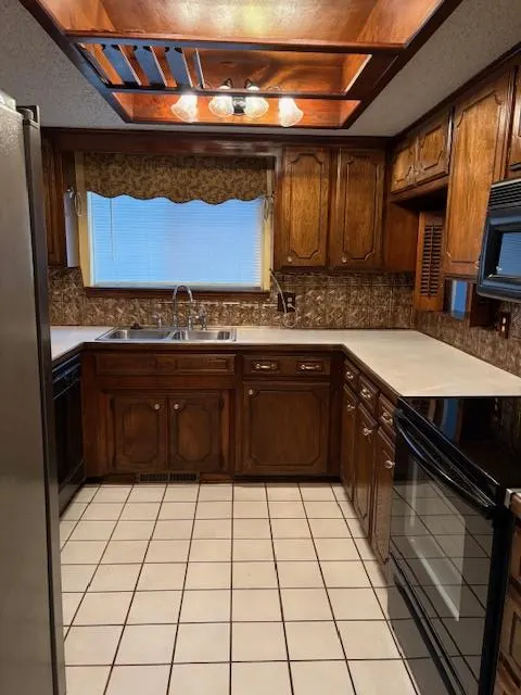 Photo 5 — 12216 Cork Road, Oklahoma City, OK 73162