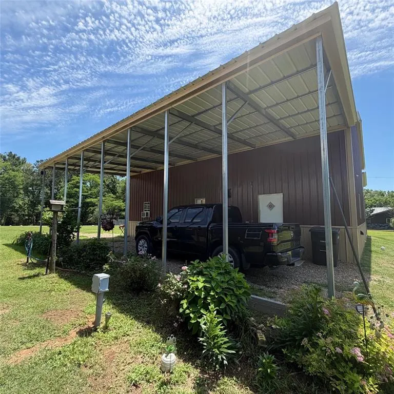 Photo 2 — 508 Clay Street, Broken Bow, OK 74728
