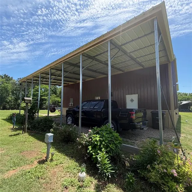 Photo 2 — 508 Clay Street, Broken Bow, OK 74728