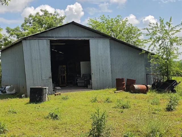 Photo 5 — 386003 E Old 62 Highway, Weleetka, OK 74880