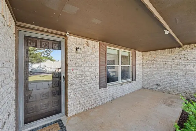 Photo 4 — 717 Windsor Drive, Altus, OK 73521