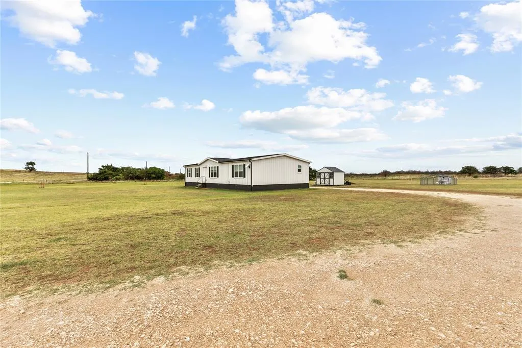 Photo 2 — 260267 E 680 Road, Hitchcock, OK 73744