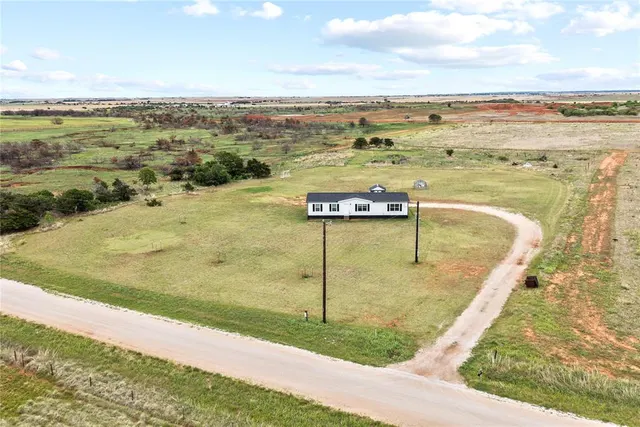 Photo 3 — 260267 E 680 Road, Hitchcock, OK 73744