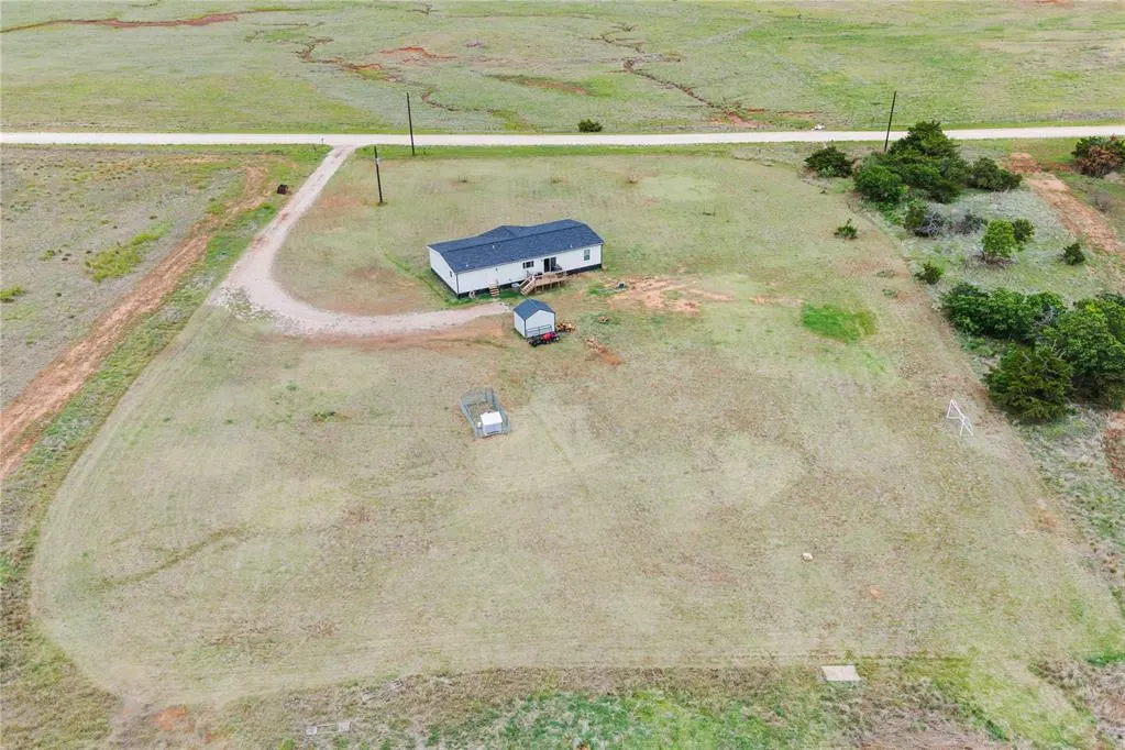 Photo 4 — 260267 E 680 Road, Hitchcock, OK 73744