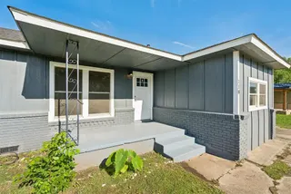 Sold home at 118 S Clark Street