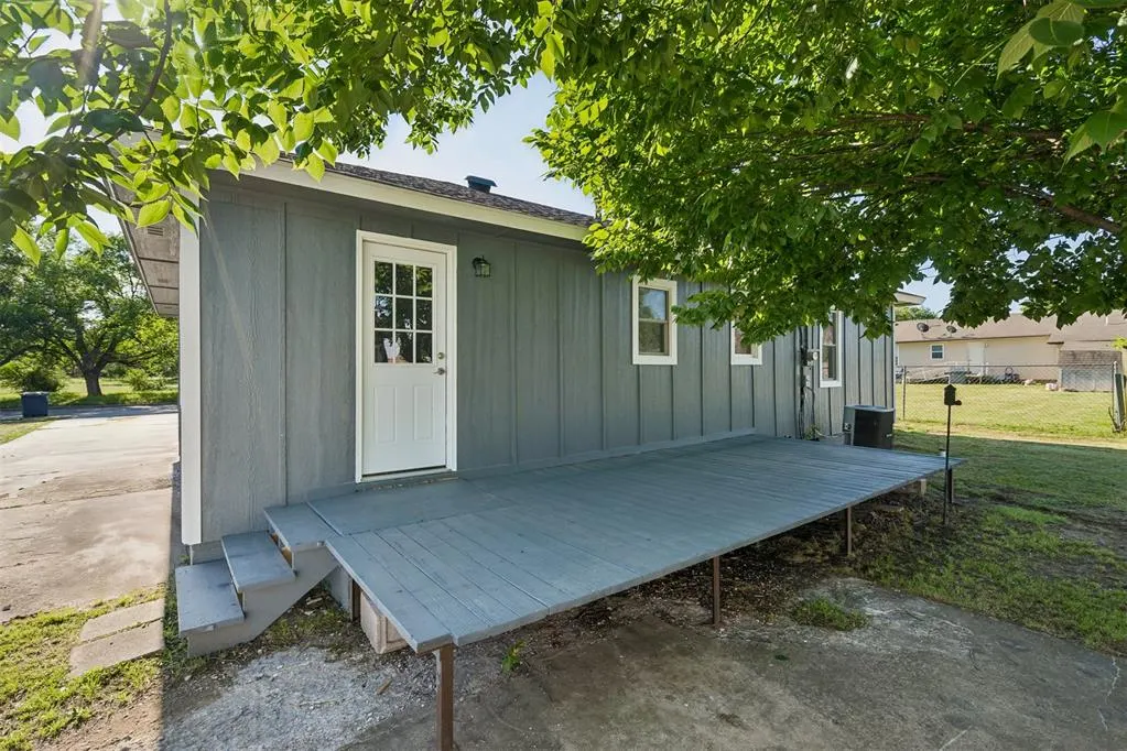 Photo 23 — 118 S Clark Street, Meeker, OK 74855