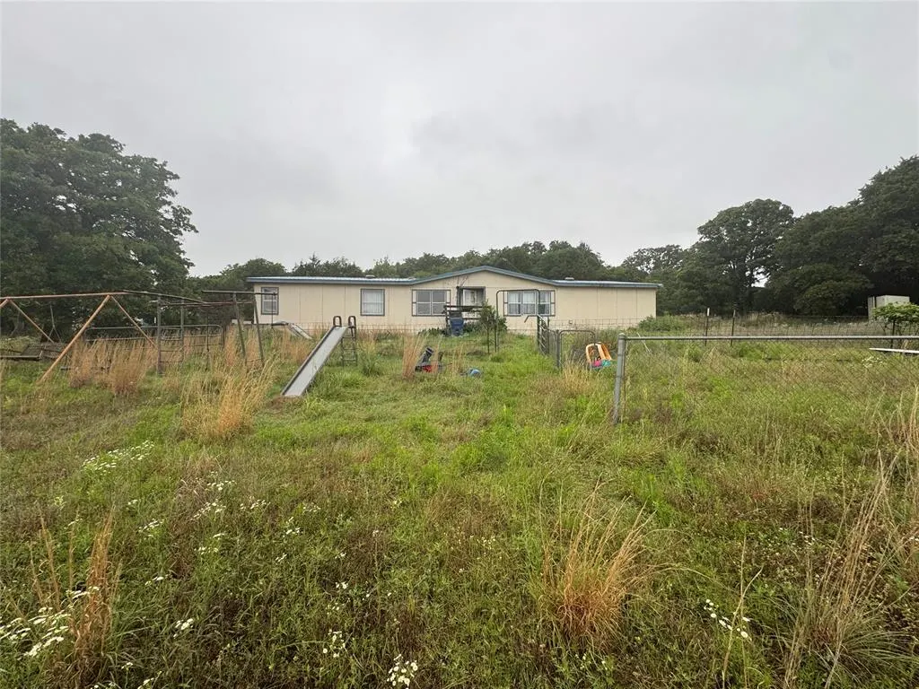 Photo 2 — 21210 E Cottonwood Circle, Luther, OK 73054