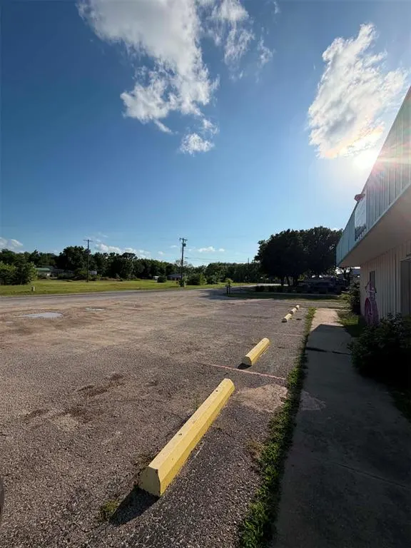Photo 8 — 300 W Main Street, Stratford, OK 74872