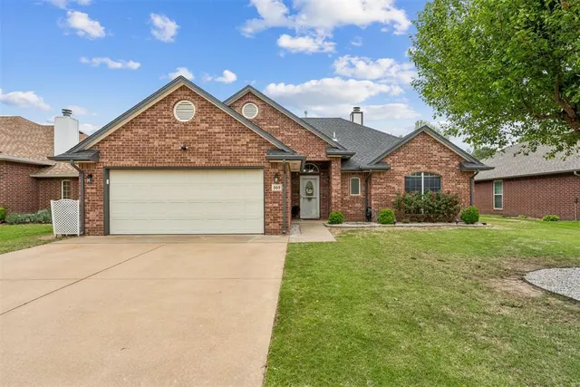 Front exterior — 505 Oakdale Drive, Enid, OK 73703