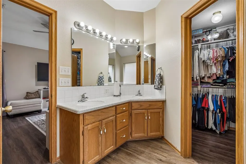 Photo 9 — 505 Oakdale Drive, Enid, OK 73703