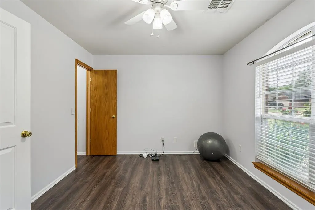 Photo 13 — 505 Oakdale Drive, Enid, OK 73703