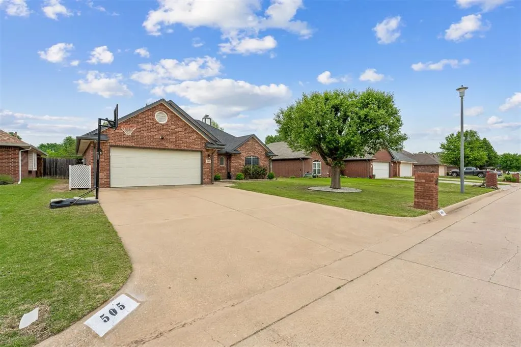 Photo 23 — 505 Oakdale Drive, Enid, OK 73703