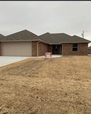 Sold home at 104 SW 12th Street