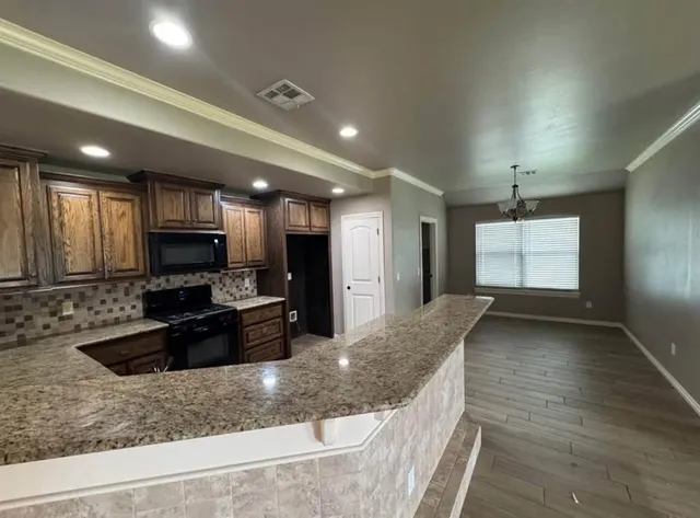 Photo 5 — 104 SW 12th Street, Moore, OK 73160