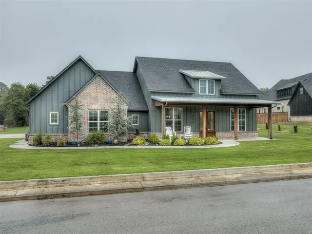 Photo 3 — 1880 Shaylee Lane, Choctaw, OK 73020