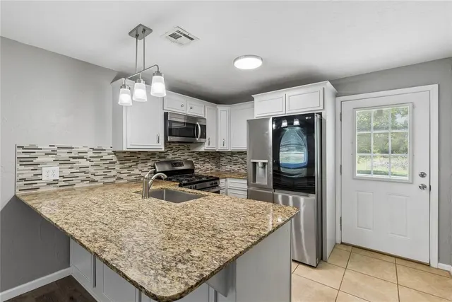 Photo 2 — 806 S 13th Street, Tecumseh, OK 74873