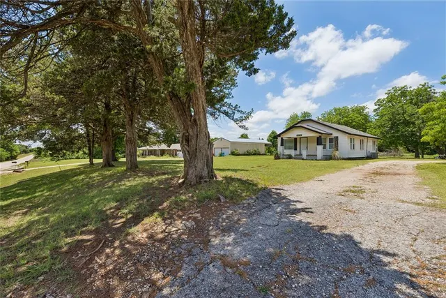 Photo 6 — 806 S 13th Street, Tecumseh, OK 74873