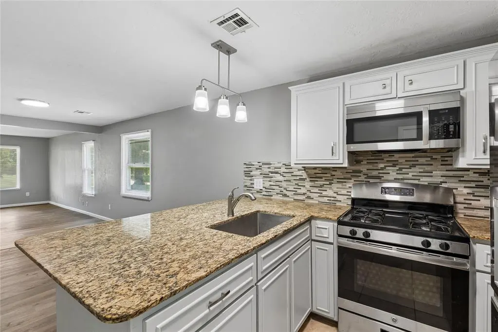 Photo 17 — 806 S 13th Street, Tecumseh, OK 74873