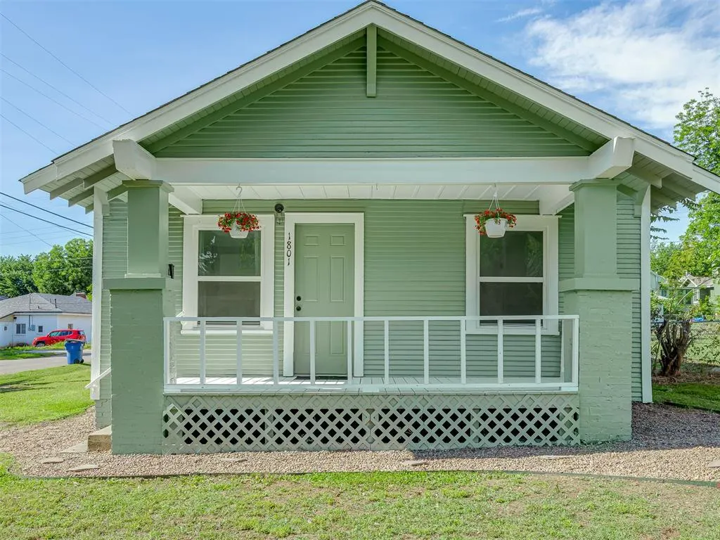 Front exterior — 1801 W Warner Avenue, Guthrie, OK 73044