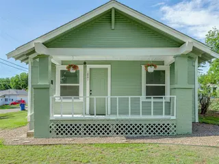Sold home at 1801 W Warner Avenue