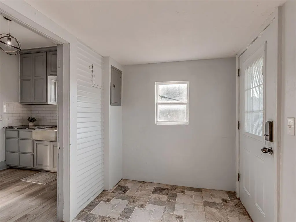 Photo 10 — 1801 W Warner Avenue, Guthrie, OK 73044