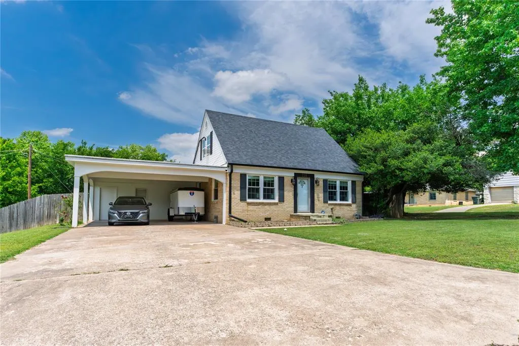 Front exterior — 221 Memory Lane, Pauls Valley, OK 73075