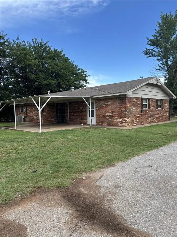 Photo 22 — 808 S Rush Avenue, Rush Springs, OK 73082