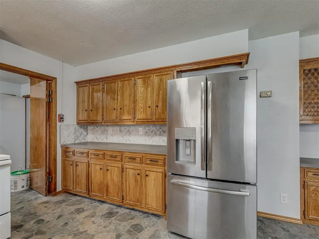 Photo 9 — 202 Walter Way, Anadarko, OK 73005