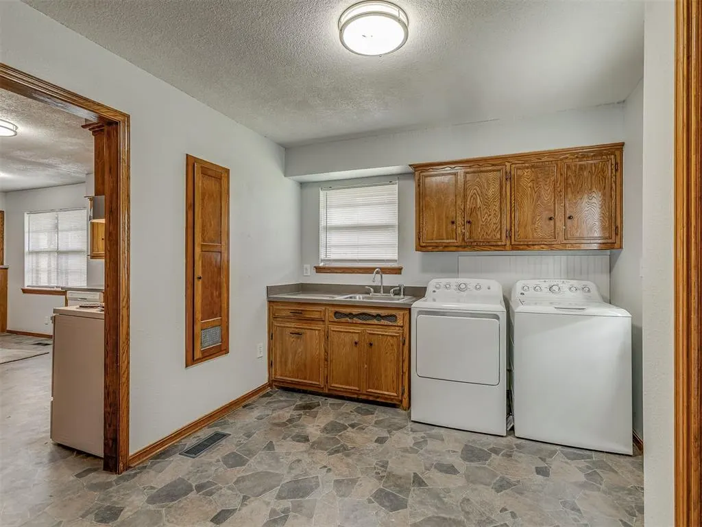 Photo 22 — 202 Walter Way, Anadarko, OK 73005