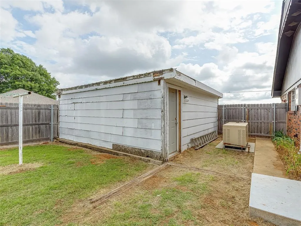 Photo 29 — 202 Walter Way, Anadarko, OK 73005