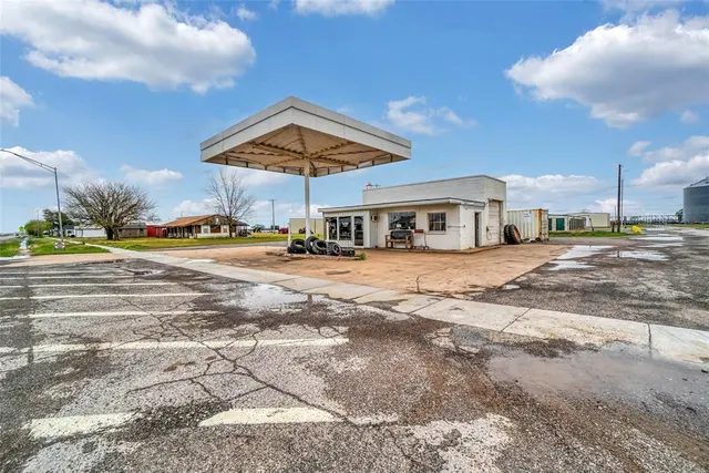 Photo 4 — 200 E Second Street, Duke, OK 73532