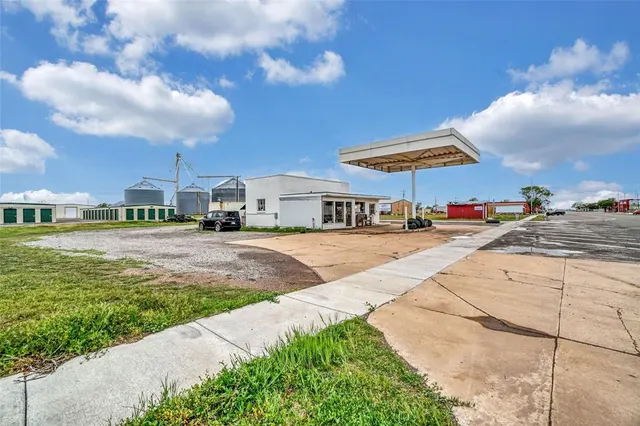 Photo 5 — 200 E Second Street, Duke, OK 73532