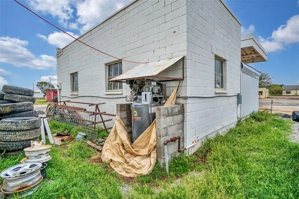 Photo 7 — 200 E Second Street, Duke, OK 73532