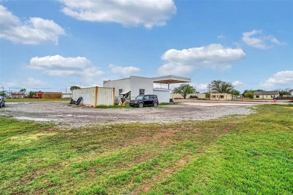 Photo 9 — 200 E Second Street, Duke, OK 73532