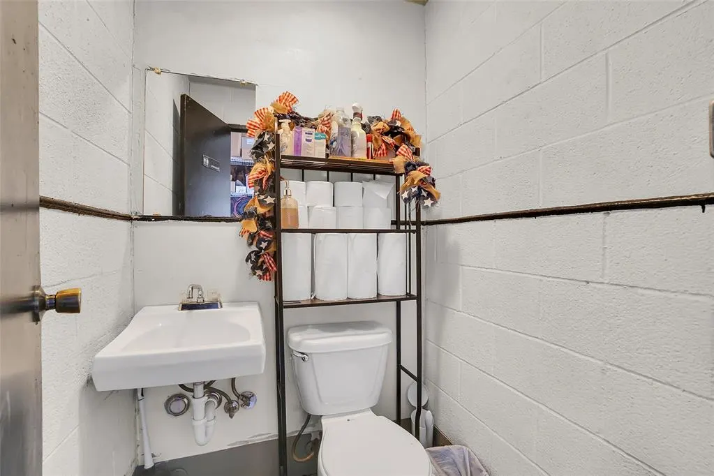 Photo 14 — 200 E Second Street, Duke, OK 73532