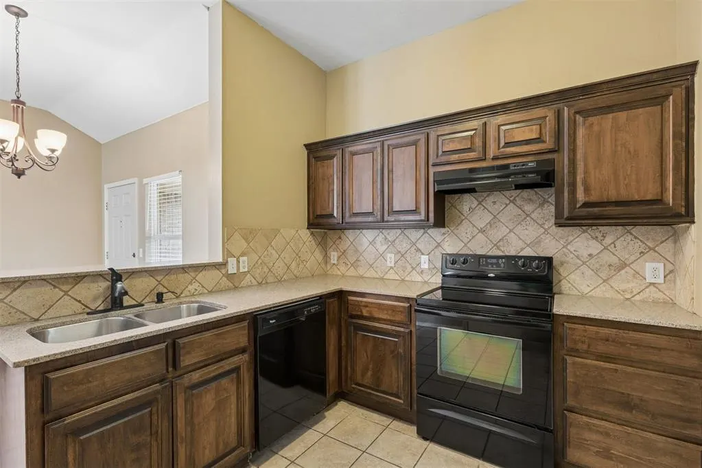 Photo 7 — 9532 SW 26th Street, Oklahoma City, OK 73128