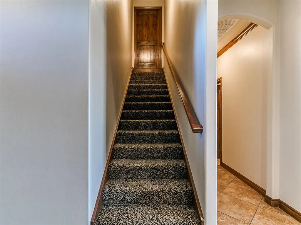 Photo 7 — 6104 Bentley Drive, Oklahoma City, OK 73169