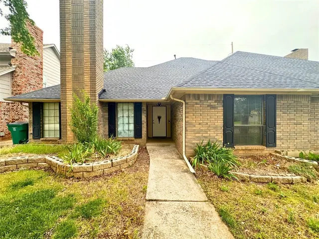 Photo 4 — 6913 N Spinnaker Lane, Oklahoma City, OK 73116