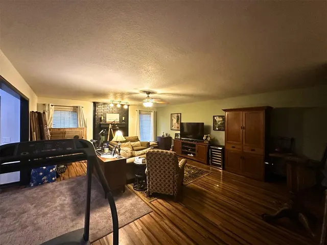 Photo 6 — 6913 N Spinnaker Lane, Oklahoma City, OK 73116