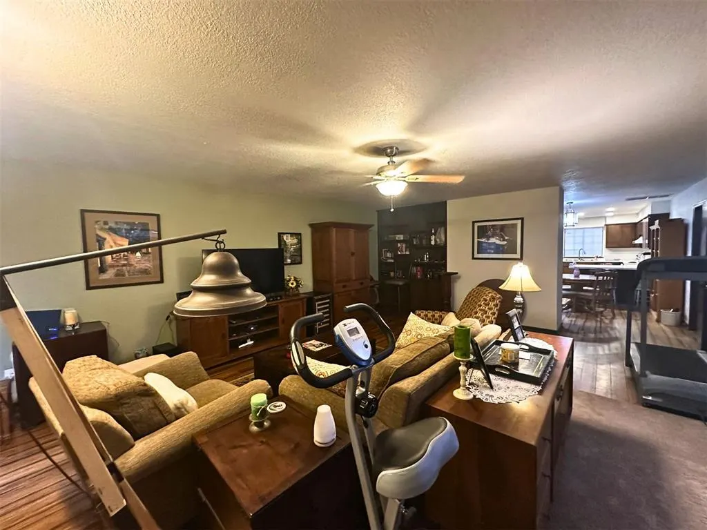 Photo 7 — 6913 N Spinnaker Lane, Oklahoma City, OK 73116