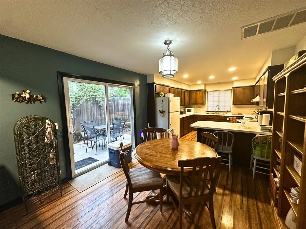 Photo 8 — 6913 N Spinnaker Lane, Oklahoma City, OK 73116