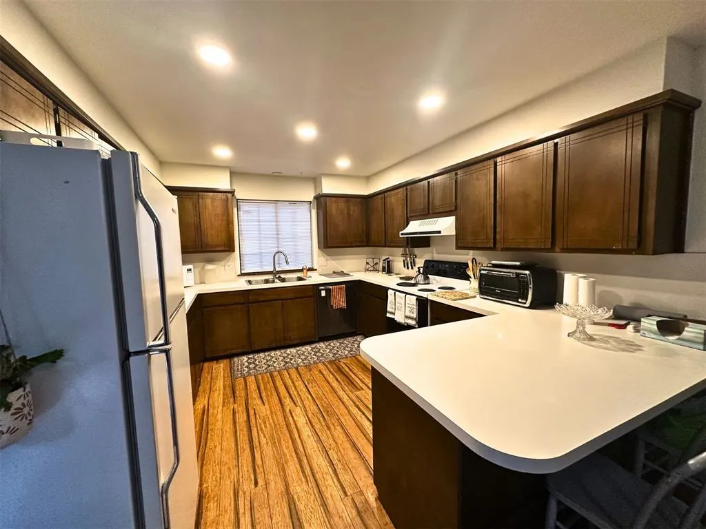 Photo 11 — 6913 N Spinnaker Lane, Oklahoma City, OK 73116