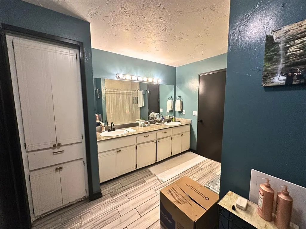 Photo 19 — 6913 N Spinnaker Lane, Oklahoma City, OK 73116